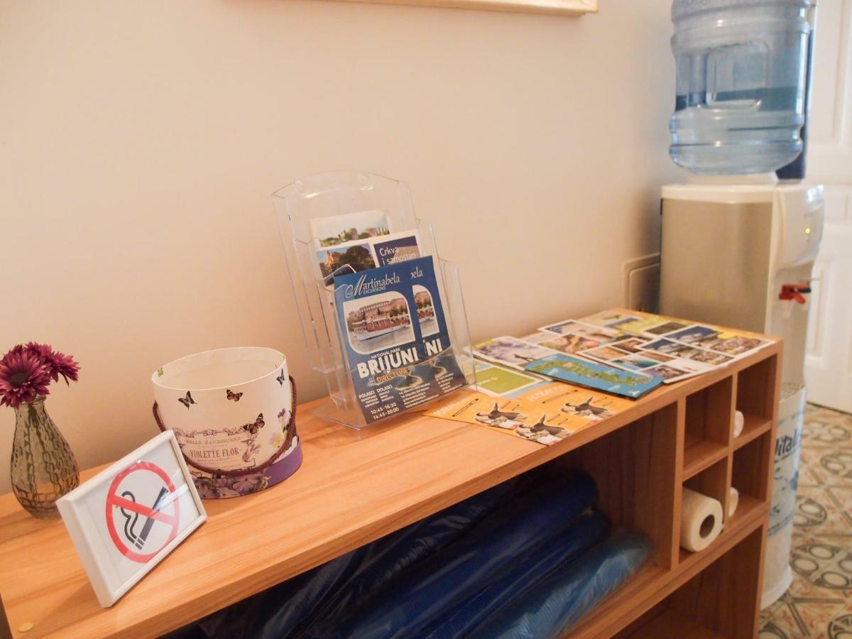 Lavender - City Room With Free Parking Pula Exterior photo